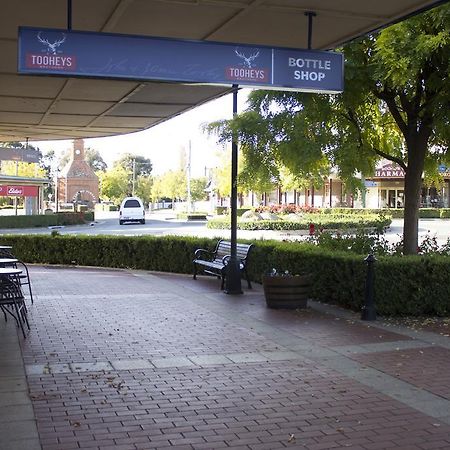 Court House Hotel Boorowa Exterior foto